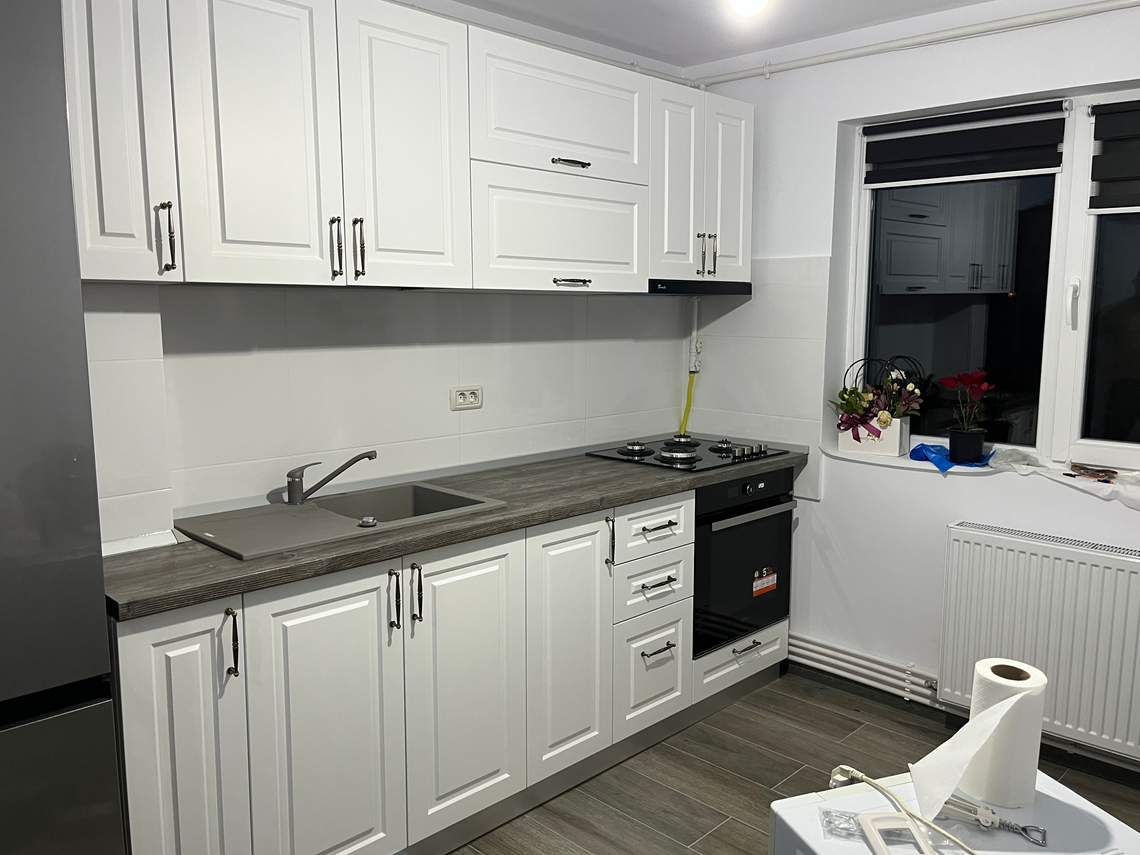 Bucătarie cu front-uri din MDF vopsit